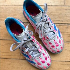 Adidas Youth Predator Shoe/Cleat for Indoor/Turf